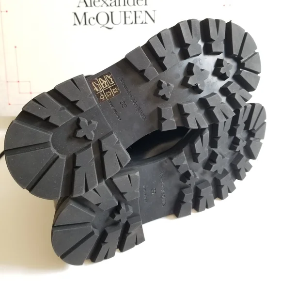 Alexander McQueen Patent Leather Combat Ankle Boot Size 39 Black - Picture 9 of 10